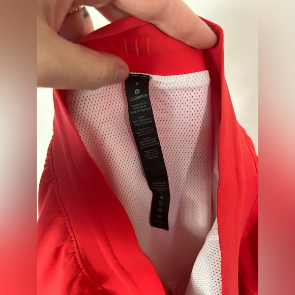 BNWOT Lululemon Train To Beach Short Red Size Small - Picture 6 of 7